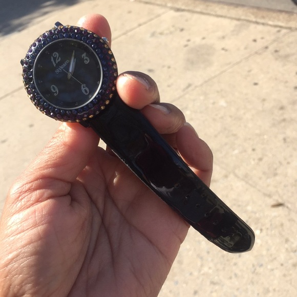 Watch - Picture 2 of 4